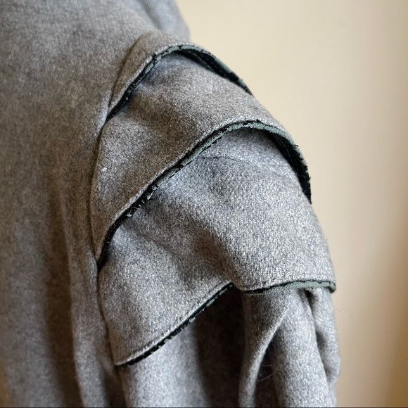 VINTAGE | Long woollen coat with shoulder and sleeve details | Size 14 - Picture 7 of 16